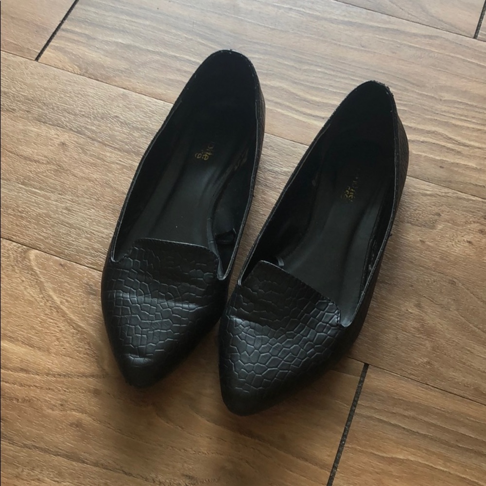 Charlotte Rouse Black Pointed Toe Flats